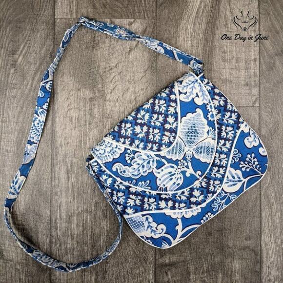Vera Bradley Flat Tote Back - Picture 1 of 4